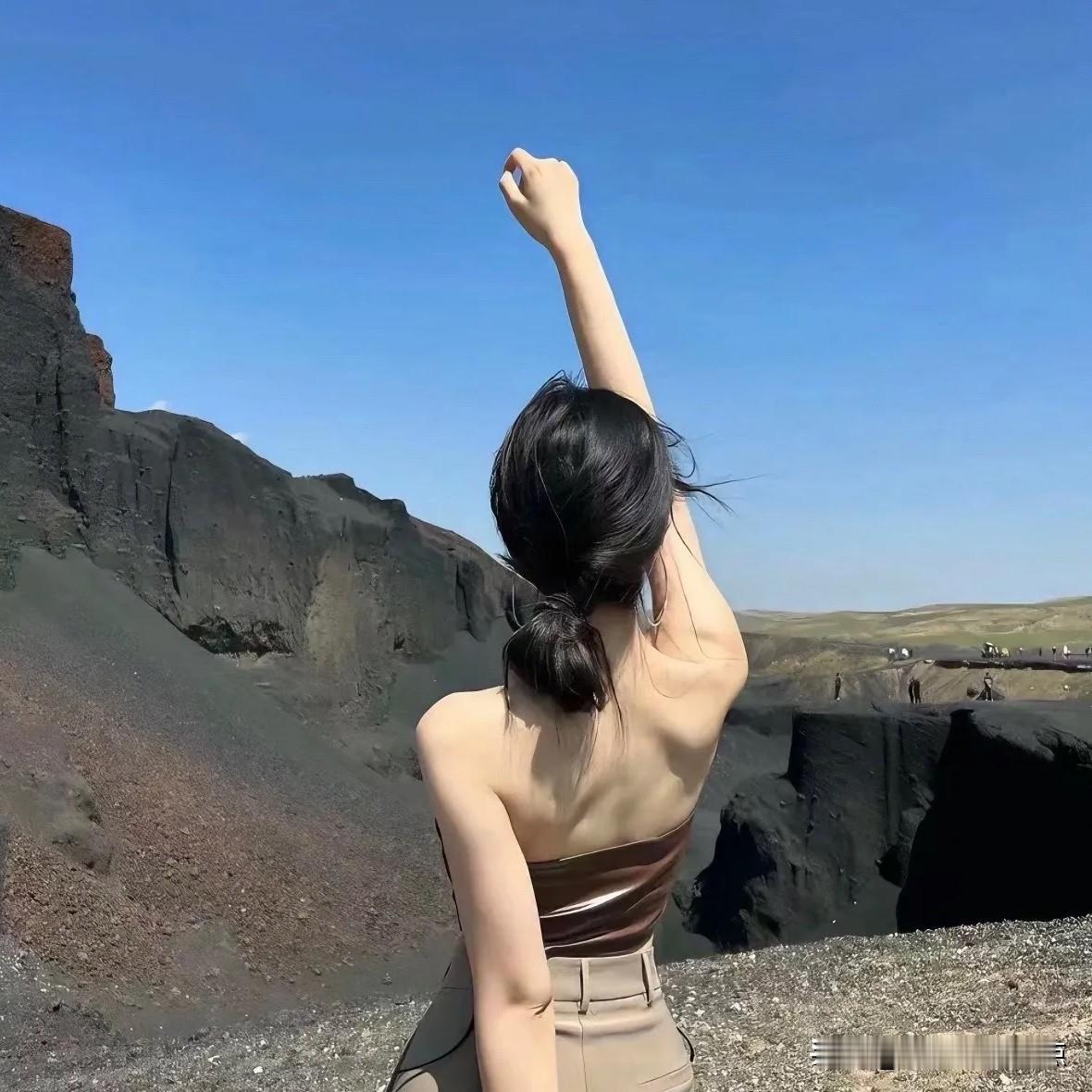 如何让一个男人从精神上离不开你

第1:懂得在他脆弱的时候站出来，一个男人遇到困