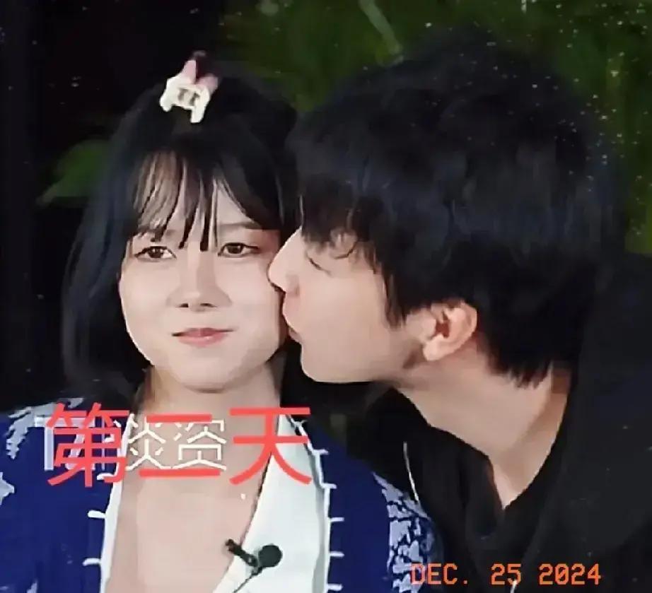 刚打开电视差点把刚喝的水喷出来，穿王楚钦名牌衣服到处晃悠的那个肖凯文，上综艺第二