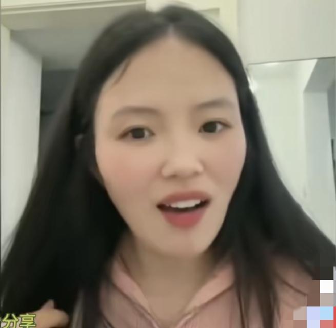 大龄剩女开玩笑的说，有人笑话她找不着对象，白送你要不要？