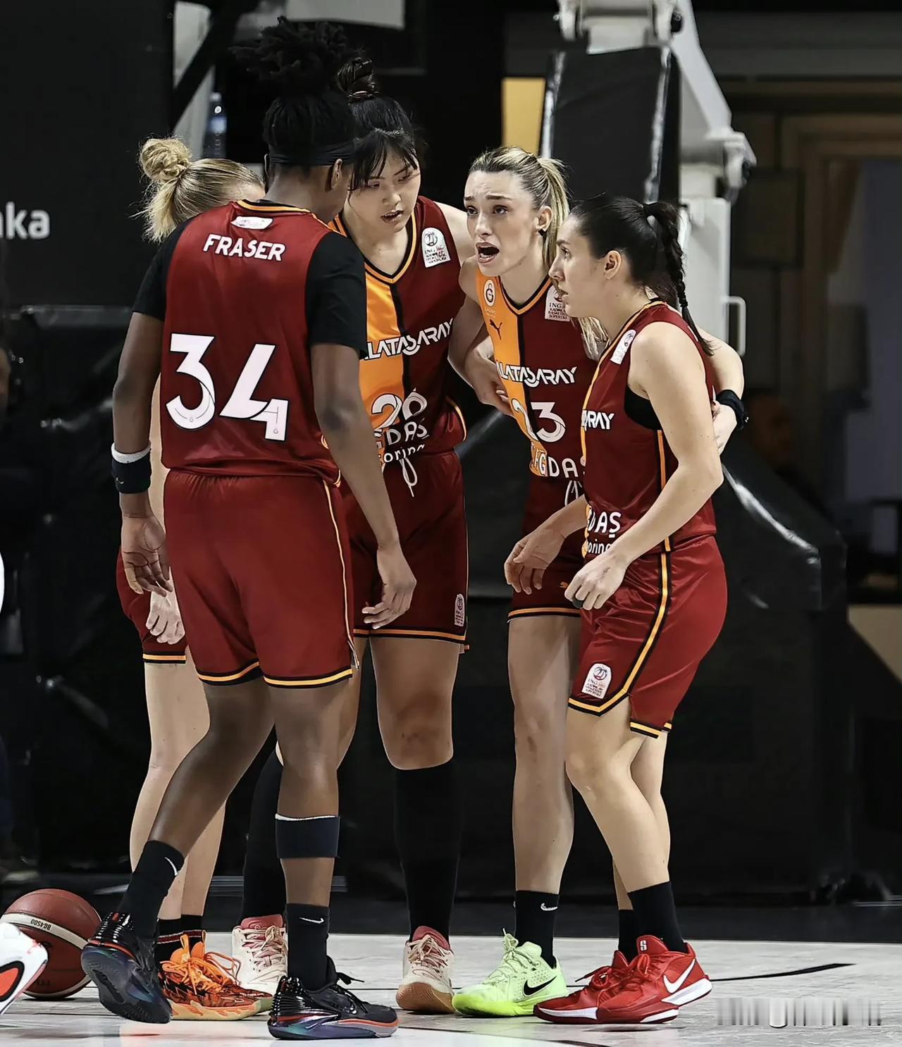 中国女篮，李月汝，北京时间11月26日晚上迎来加拉塔萨雷女篮首秀，表现中规中矩，
