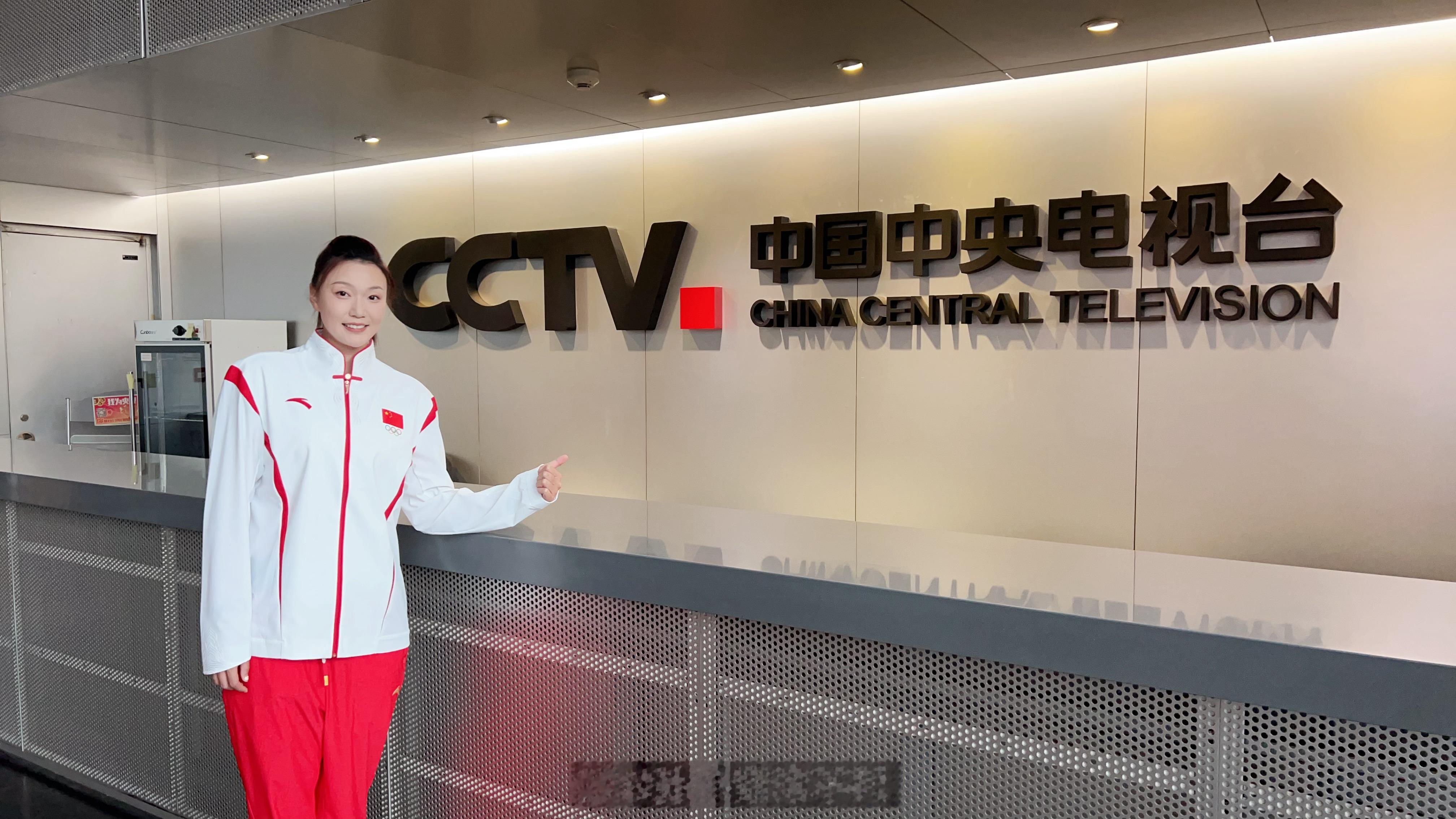我的#水球[超话]# 姐妹 前国家队运动员、世界冠军来台录节目啦～希望#巴黎奥运