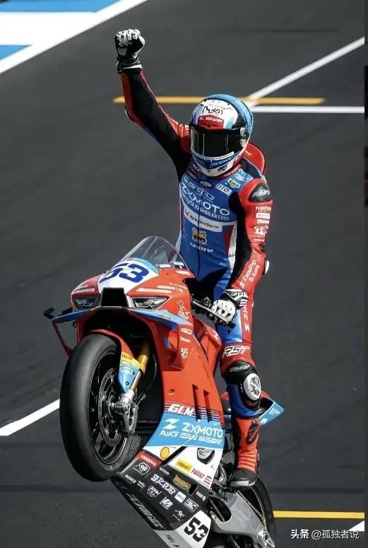 很多人不明白张雪机车在WSBK夺冠的意义！

说句难听听，比任何奥运冠军都有意义