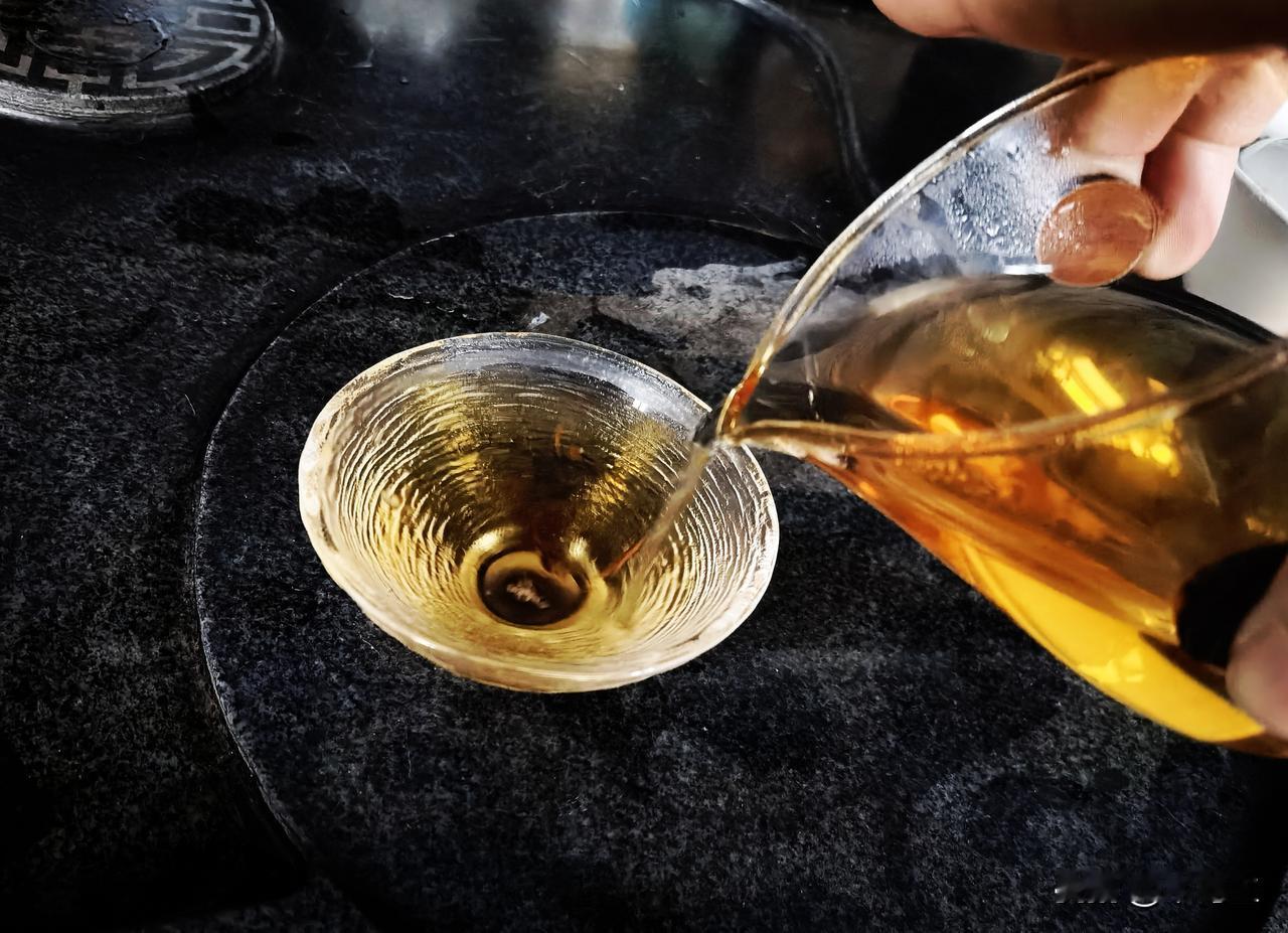 现在写的东西越来越无聊了，阅读量越来越低，比刚来头条时还低。

不过，让人欣慰的