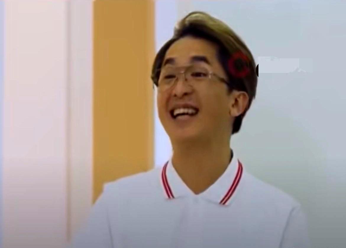 见过直接的，没见过这么直接的。
 

邓兆尊在黄泽锋家小公主百日宴采访时说，多年