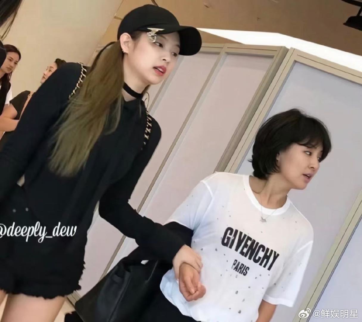曝Jennie母亲曾在夜总会工作曝Jennie母亲曾在夜总会工作！曝Jennie