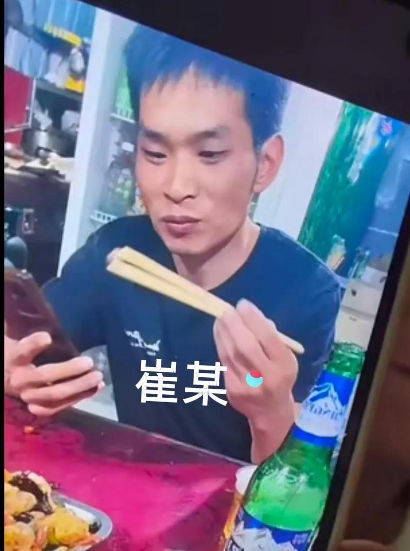 “没有人会对一堆土产生感情，直到我用土埋上了我最爱的人”，看到这句话让人久久无法