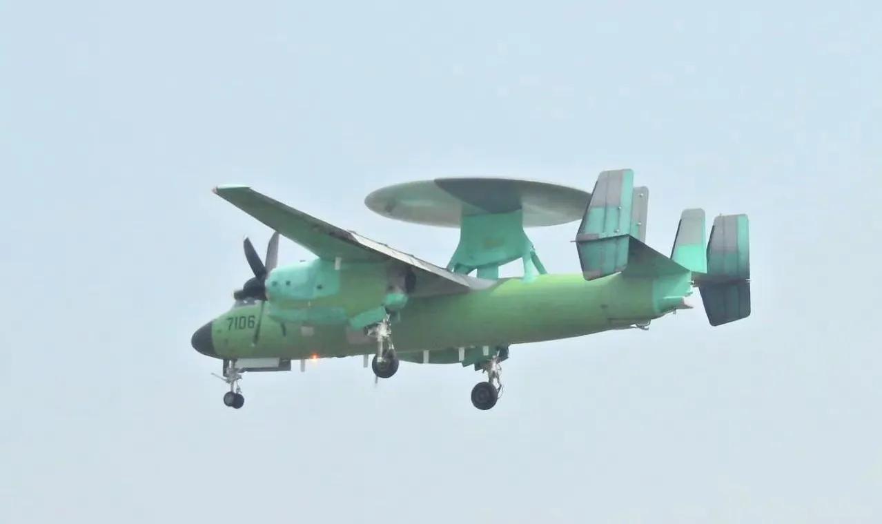 空警600现身，进度超预期。作为003型航母福建舰的配套舰载机，空警600的进度