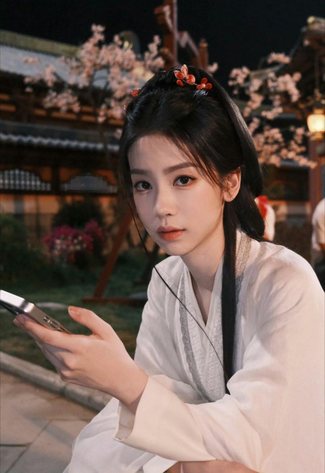 刘梦芮好像小兔子，可可爱爱的！今晚点毒了么能看见萧荧来送货吗