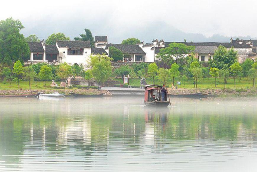 品读《山海经》536——《神州江湖》庐江
原文：
庐江出三天子都，入江，彭泽西。