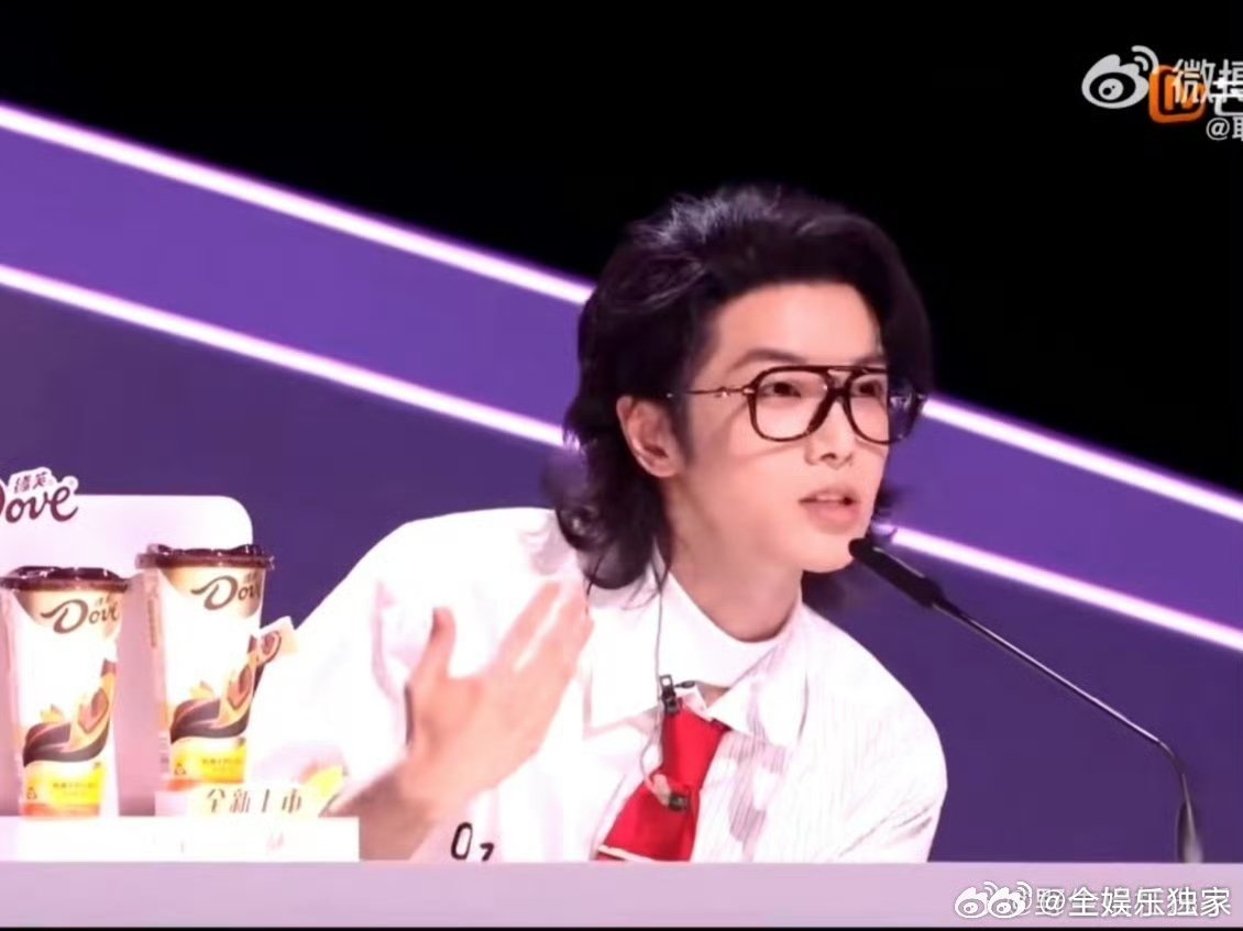 打工人花花上线！音乐节、演唱会筹备、直播评审连轴转，中途忘赛制的迷糊样，和我下班