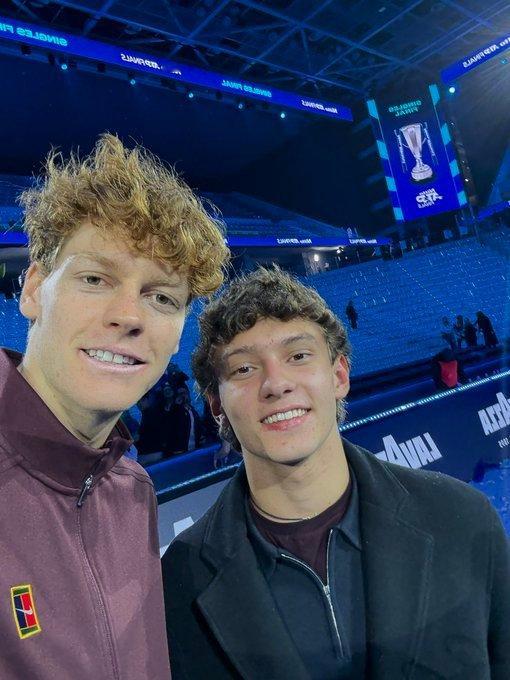 安东内利在现场见证了辛纳夺得年终赛冠军