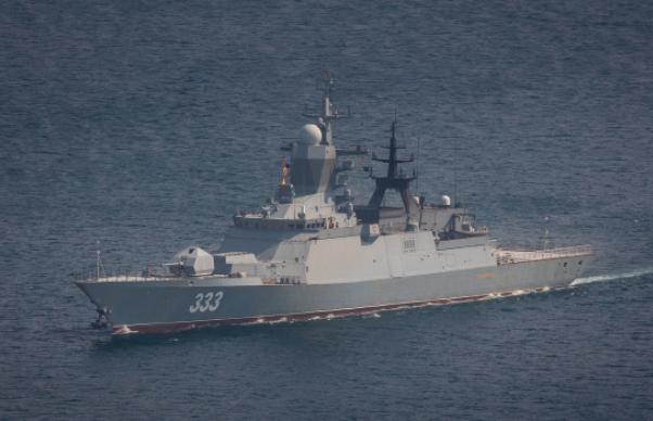 7月12日，按照俄罗斯方面的说法，中俄海军联合巡航编队在菲律宾海进行了直升机在对