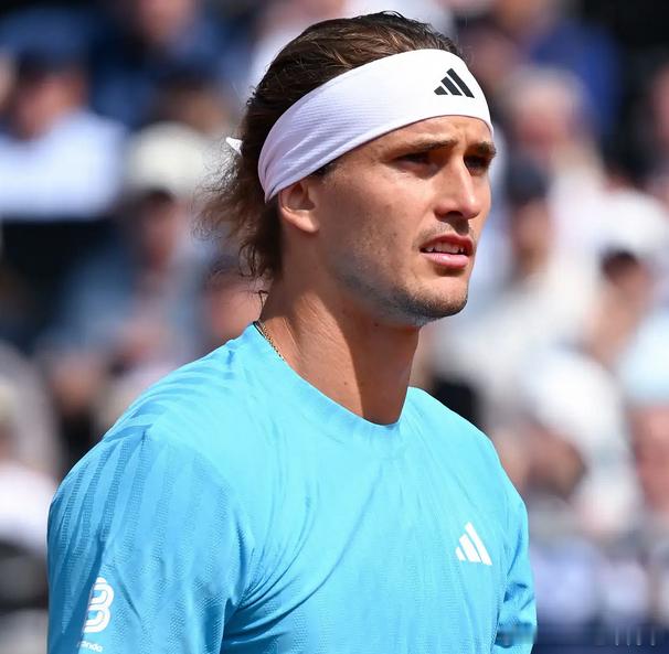 兹维列夫近10次半决赛战绩：2026 慕尼黑 ATP500 —— 负 科博利20