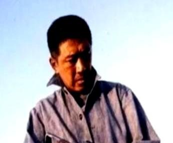 “片酬翻倍，否则明早不出现。”2000年，《末路1997》原定金主一句威胁，把剧