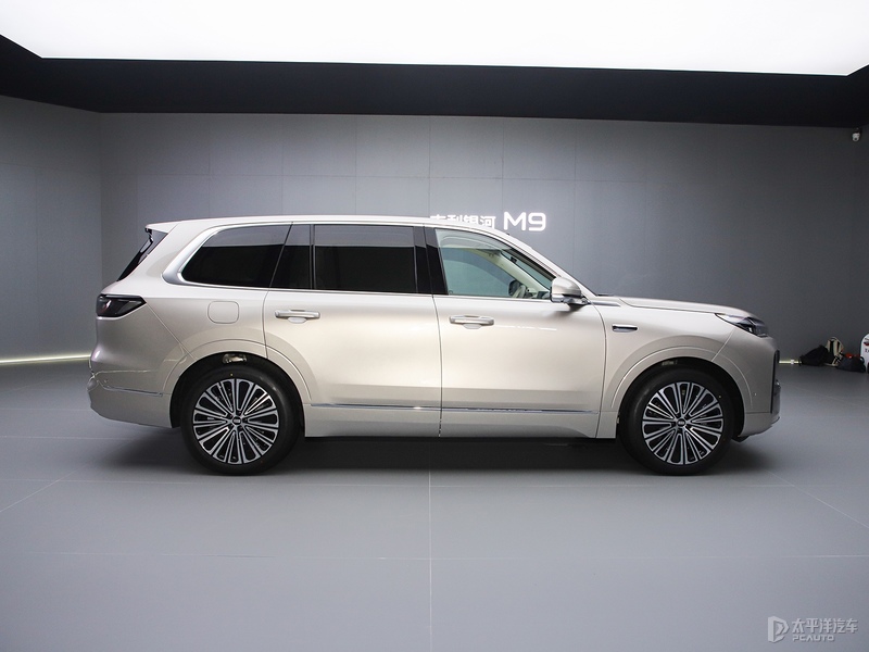 吉利银河M9大定破23000台 限时价17.38万元起