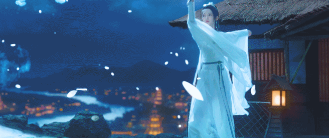 #李沁体态#一直觉得李沁身上的古典韵味很足，毕竟学戏曲出身，体态那是没话说，而且