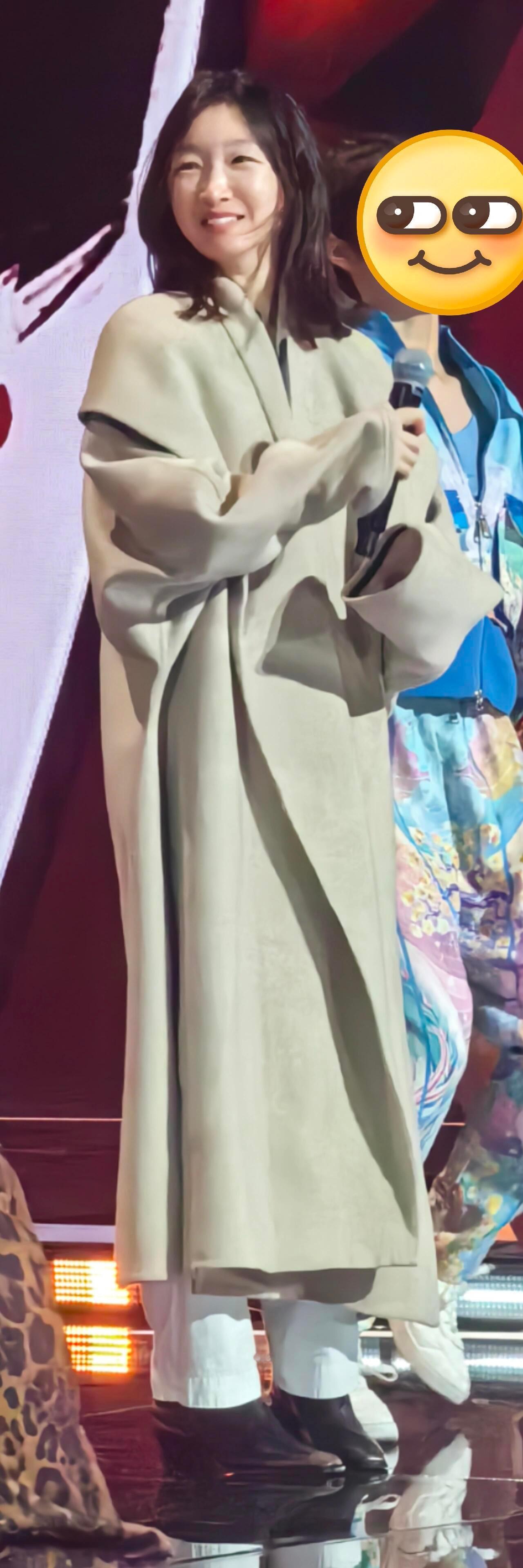 周冬雨黄渤金鸡奖开幕式彩排 