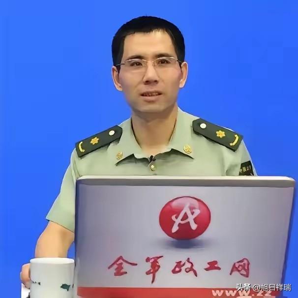 太佩服了！武警上校刚站稳脚跟，不谋求待遇，反而冲进领导办公室提“离谱”要求：我爸