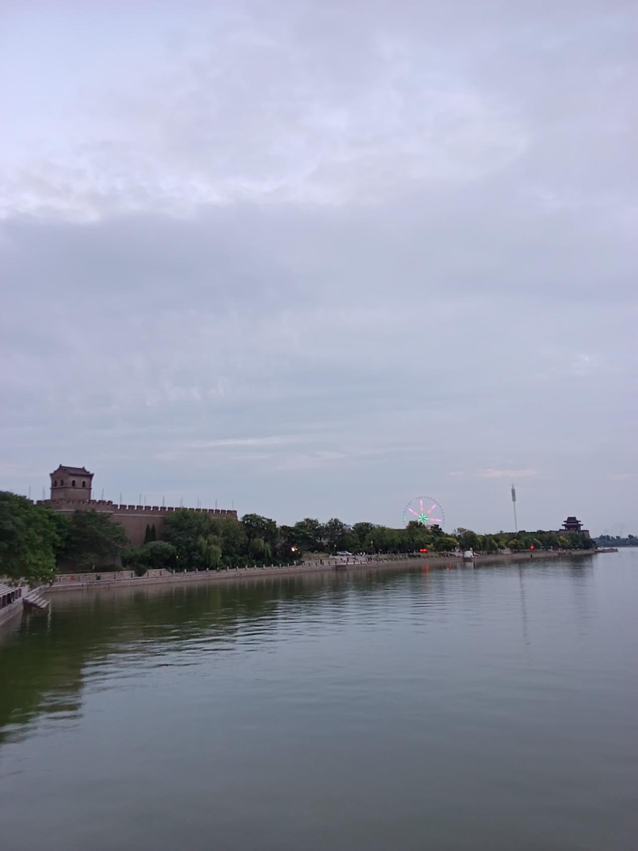 逐梦少年红尘路（155）

难忘的三日
接下来的三天，阿文与小玉彻底挣脱了俗务羁