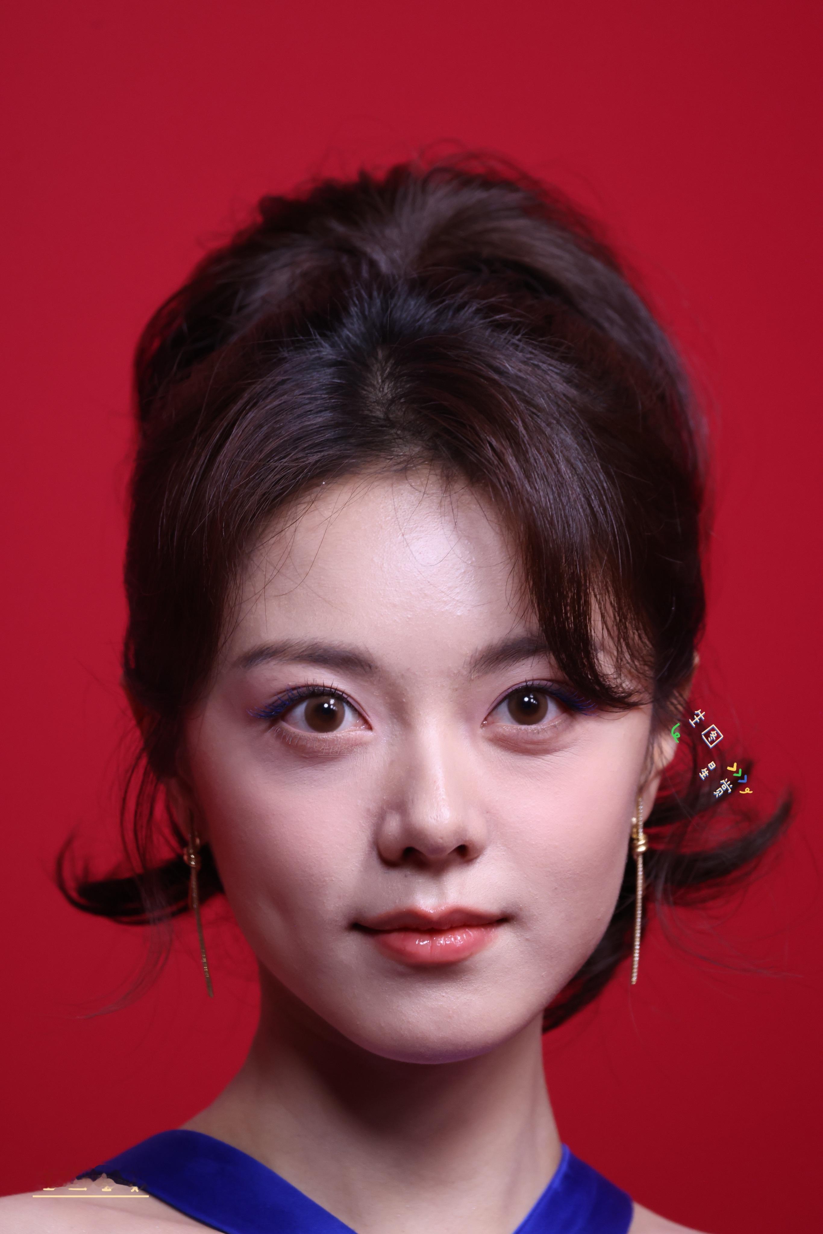 赵今麦芭莎盛典怼脸拍，复古俏丽的麦麦美出片💙🧚‍♀️赵今麦扛住了镜头签赵今麦