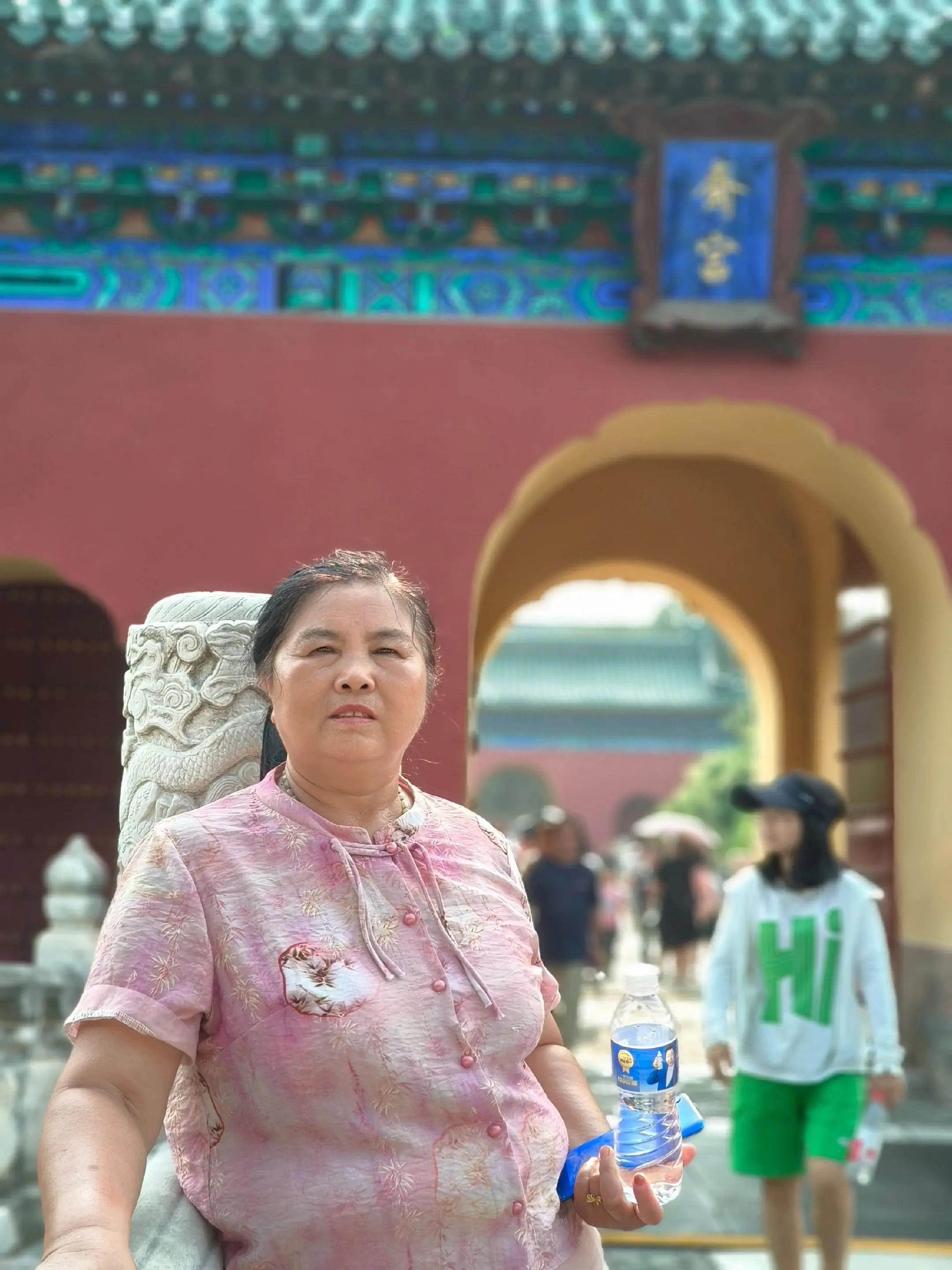 运气也是有点好！所有景区关门。 昨天下午去了天坛，该说不说人确实说，闷...