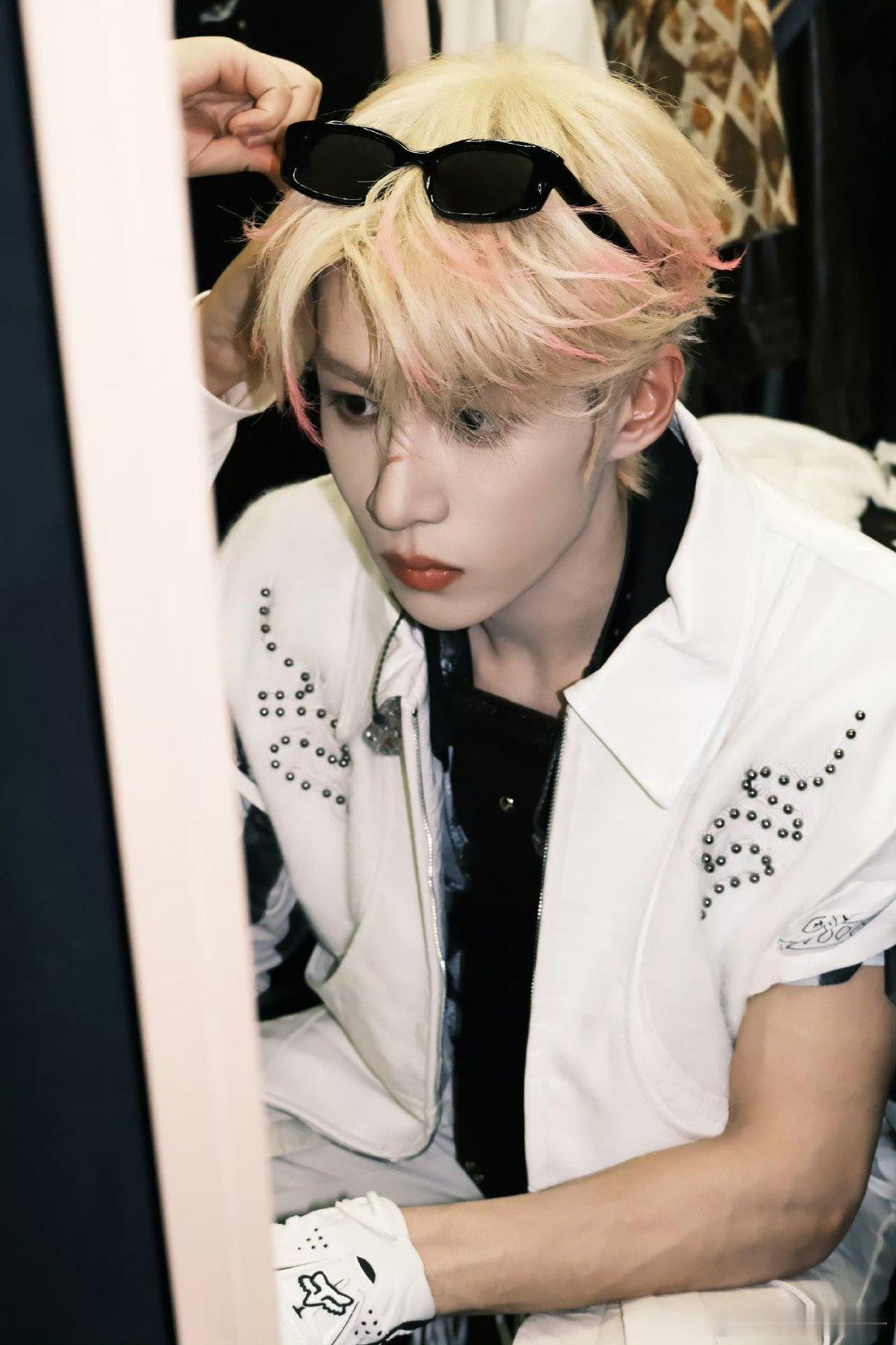 陈少熙对卓沅说身后还有九个兄弟在陈少熙说卓沅是地里最大的希望 别人只看到你重返舞