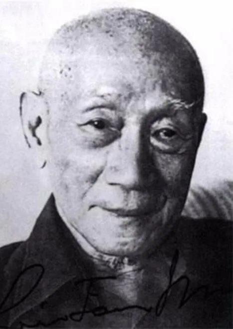 1907年，广东梅县阁公岭村，7岁的林风眠目睹母亲阙阿带被族人绑赴水塘，他抡起柴