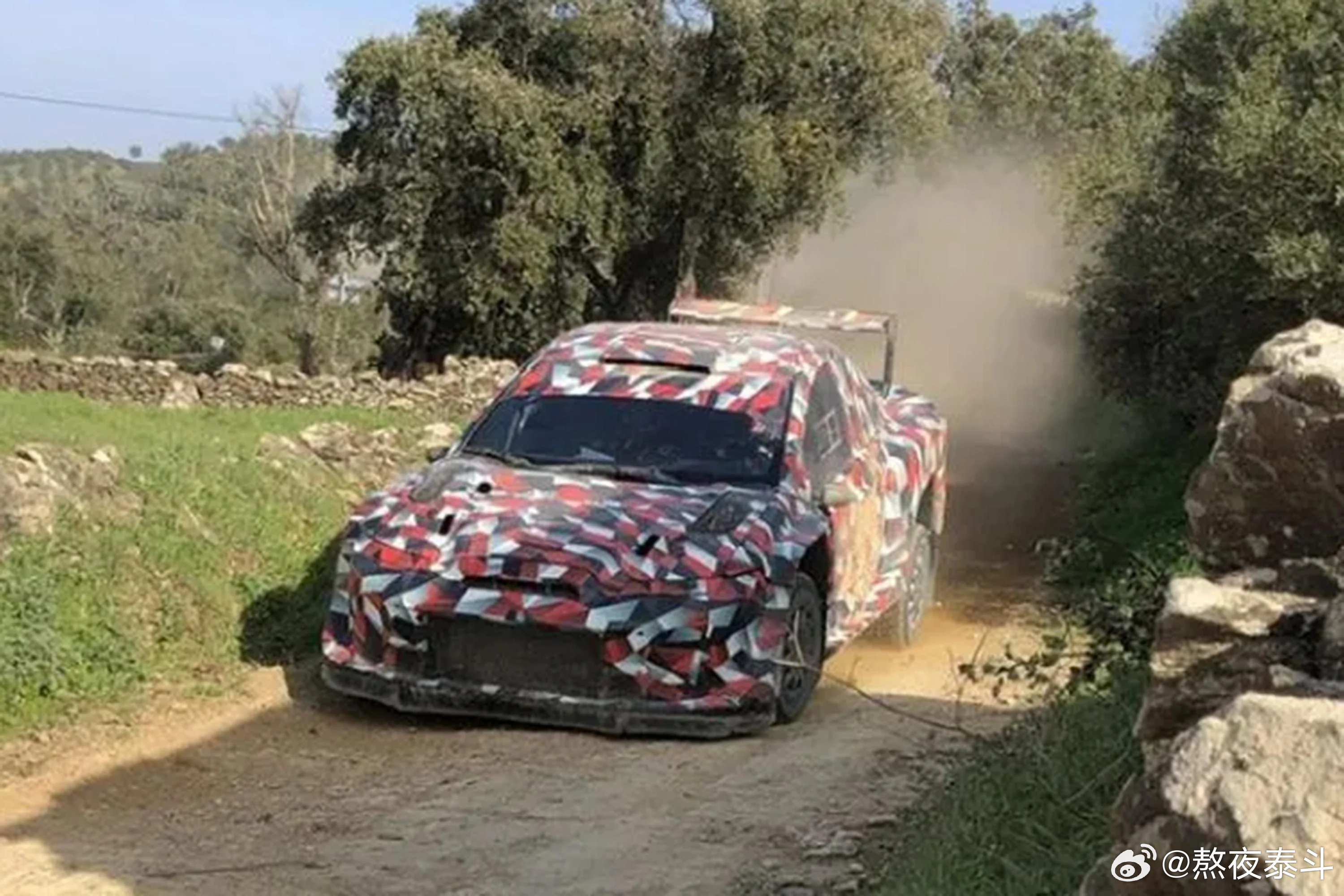 丰田正在葡萄牙测试一款新的2027年世界拉力锦标赛原型车，这并非量产车型，但有可