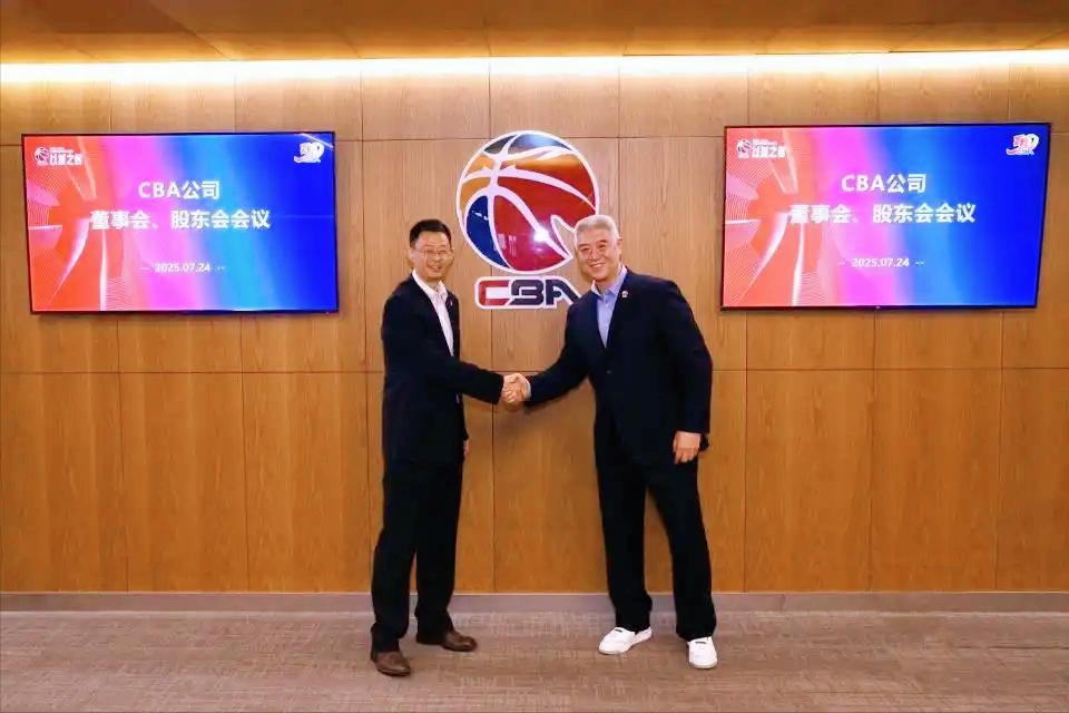 CBA可能扩军或恢复升降级，对中国男篮当然有好处，这次篮协终于干了一件好事。
