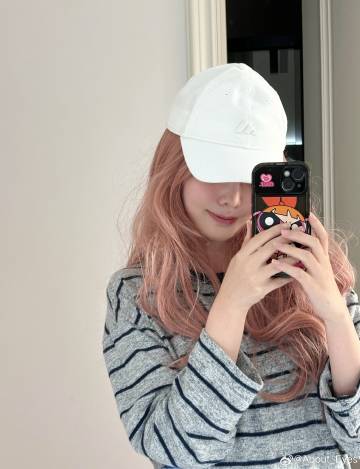 整理东西翻出一顶粉毛<span class=