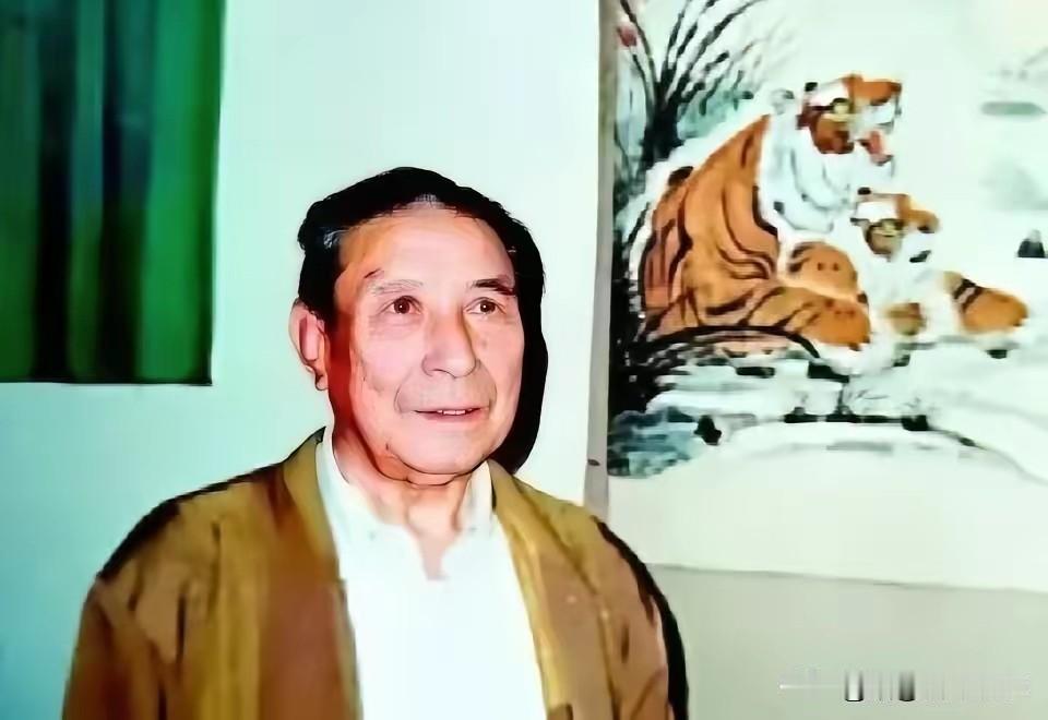 弹尽粮绝，团长烧掉文件准备拼刺刀。七十岁地主却拽住他袖子：“跟我来。”

193