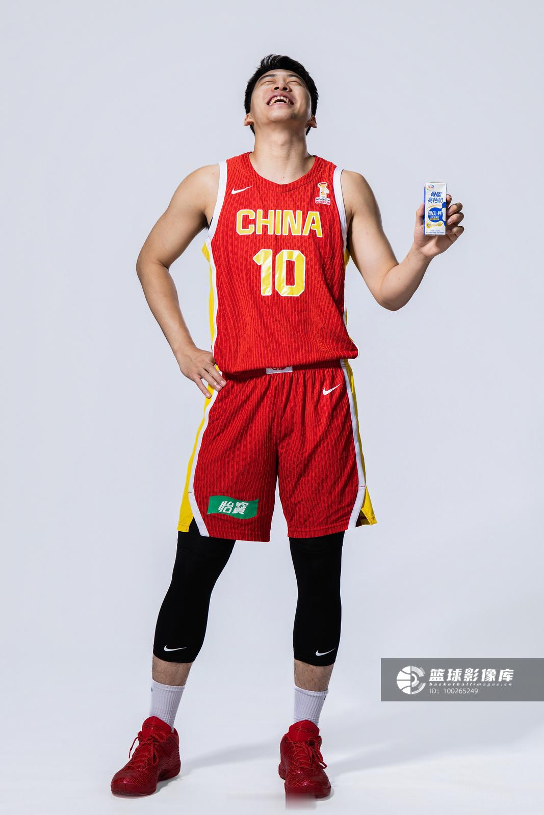 中国男篮中国男篮[超话] 哈哈，很樱木[哈哈] ​​​
