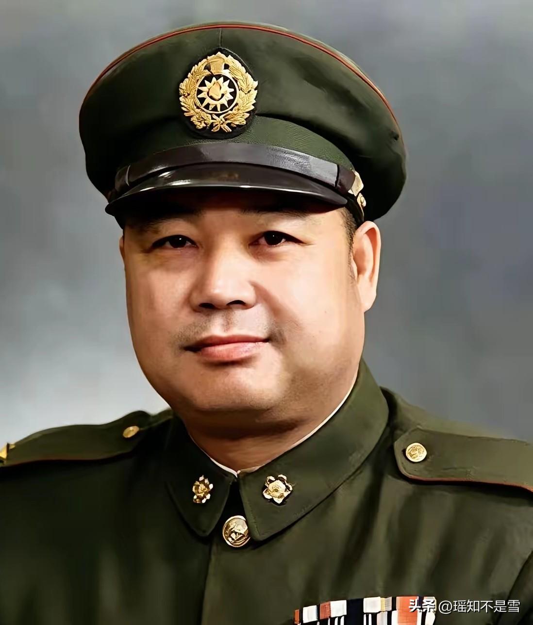 他被称作国民党最清醒的上将，黄埔一期名将。1949年他登上飞往台湾的飞机，在香港