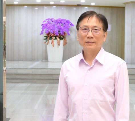 詹江村摊牌了，中国国民党籍桃园市议员詹江村25日受访表示，马英九基金会风波闹到最