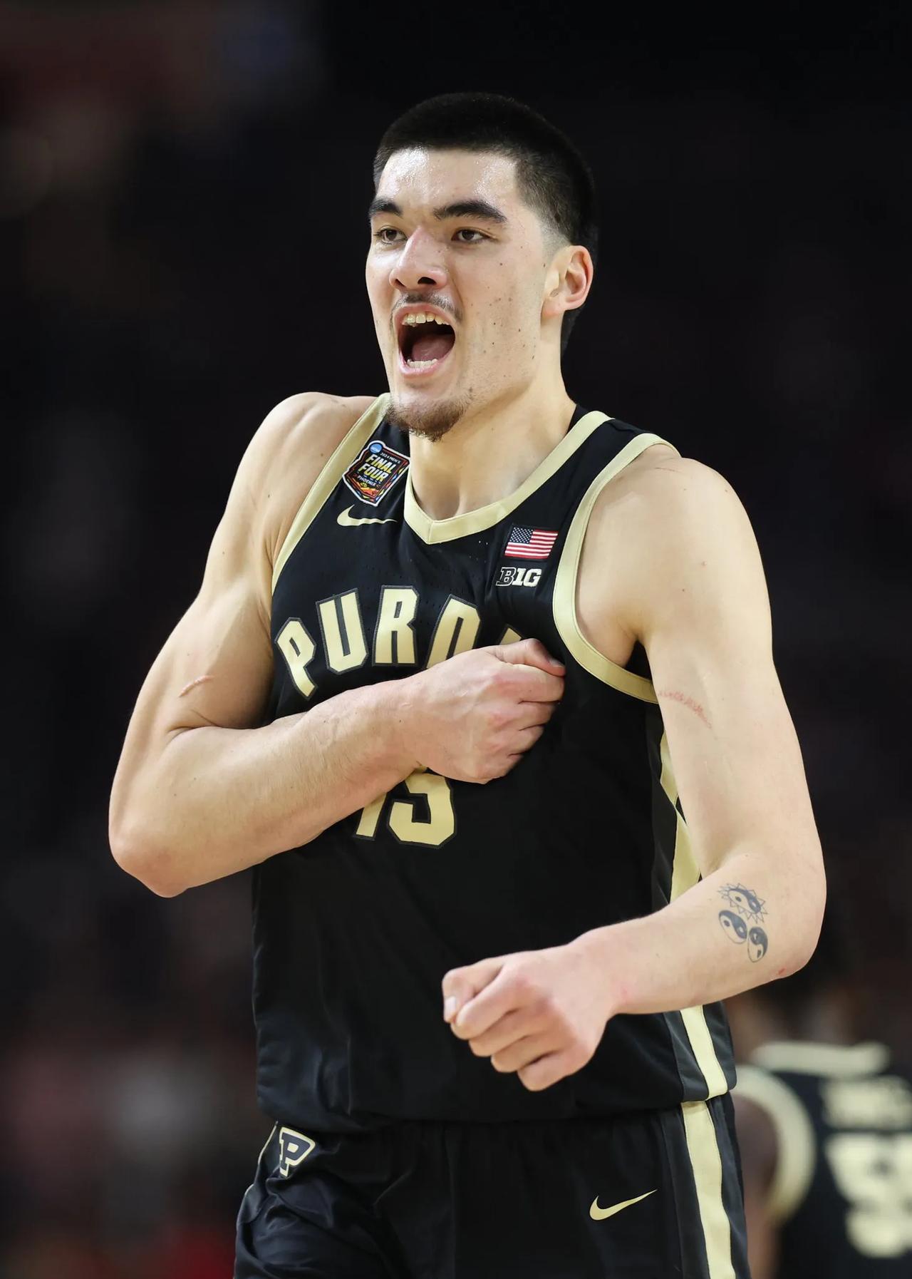扎克-伊迪正式宣布参加今年的NBA选秀！
虽然在过去的疯狂三月里，没能夺冠，但3