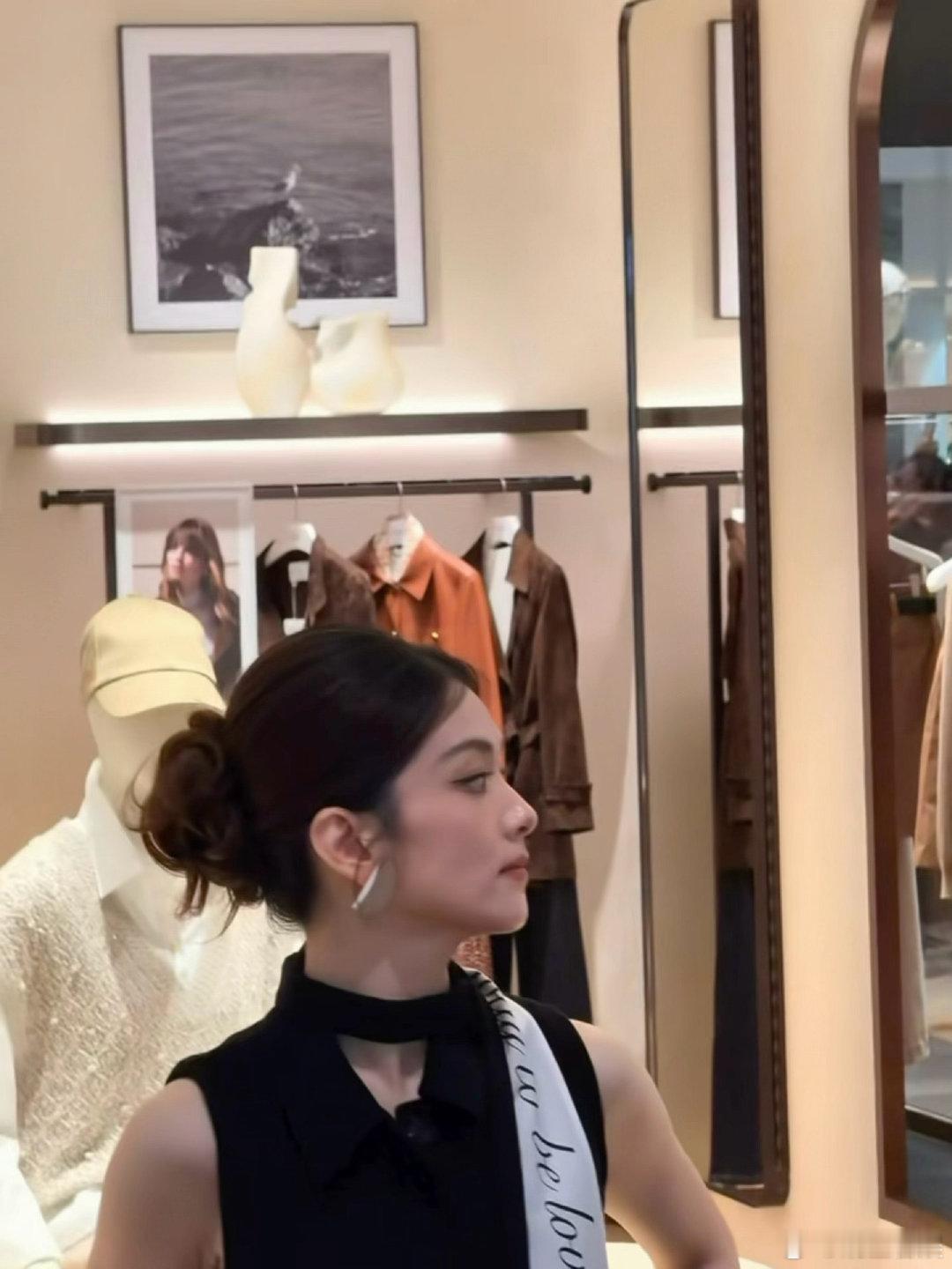 陈昊宇生图好能打 原相机最考验真人底子，陈昊宇完全扛住线下镜头的考验。生图和精修