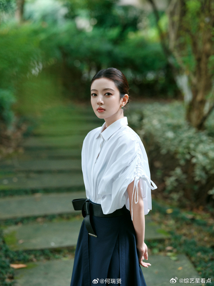 何瑞贤完全是电影脸何瑞贤美成这样了  这才是我们的中式美人呀，何瑞贤完全是电影脸