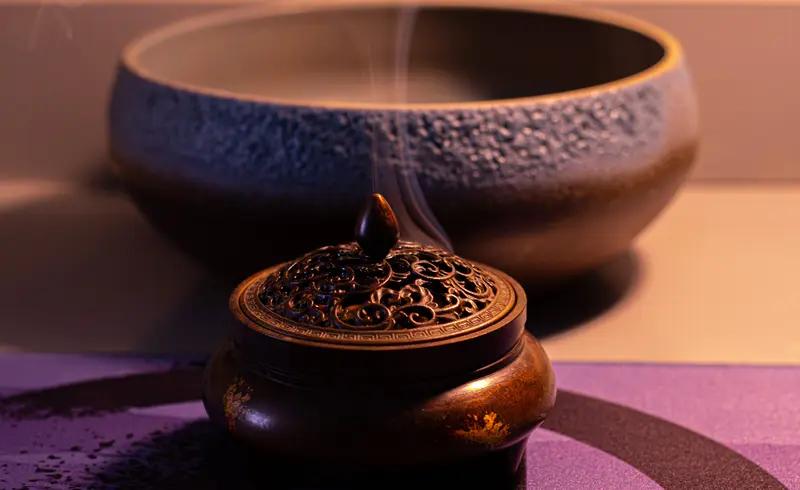 沉香爱好者们，你们是否曾为燃烧后的香灰处理而烦恼？倒掉觉得可惜，留下又不知如何利