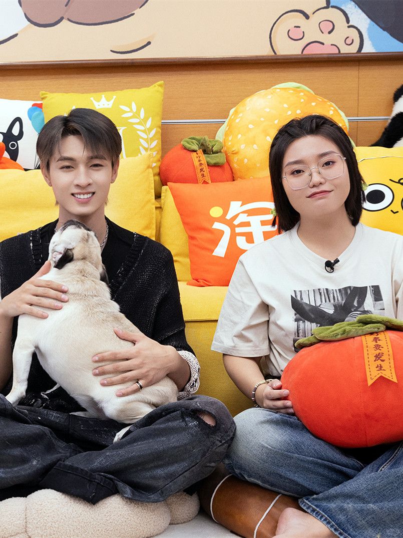我去！太明显了：这2人关系是真的铁！~~