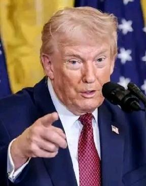 【特朗普怎样面对伊朗不去伊斯兰堡谈判】
        特朗普透露美伊将在伊斯兰