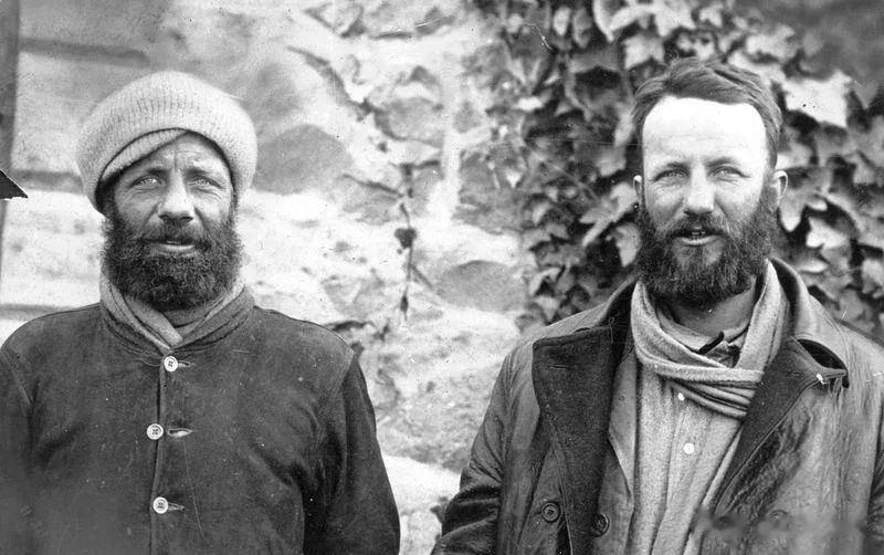 1929年春，一支名叫“凯利-罗斯福-菲尔德博物馆探险队”的美国捕猎队，专门来中