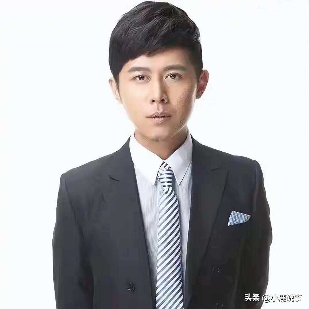 很多人都没想到，
大冰会这么干脆选择离开直播。
他在直播里从来不走寻常路，不推销