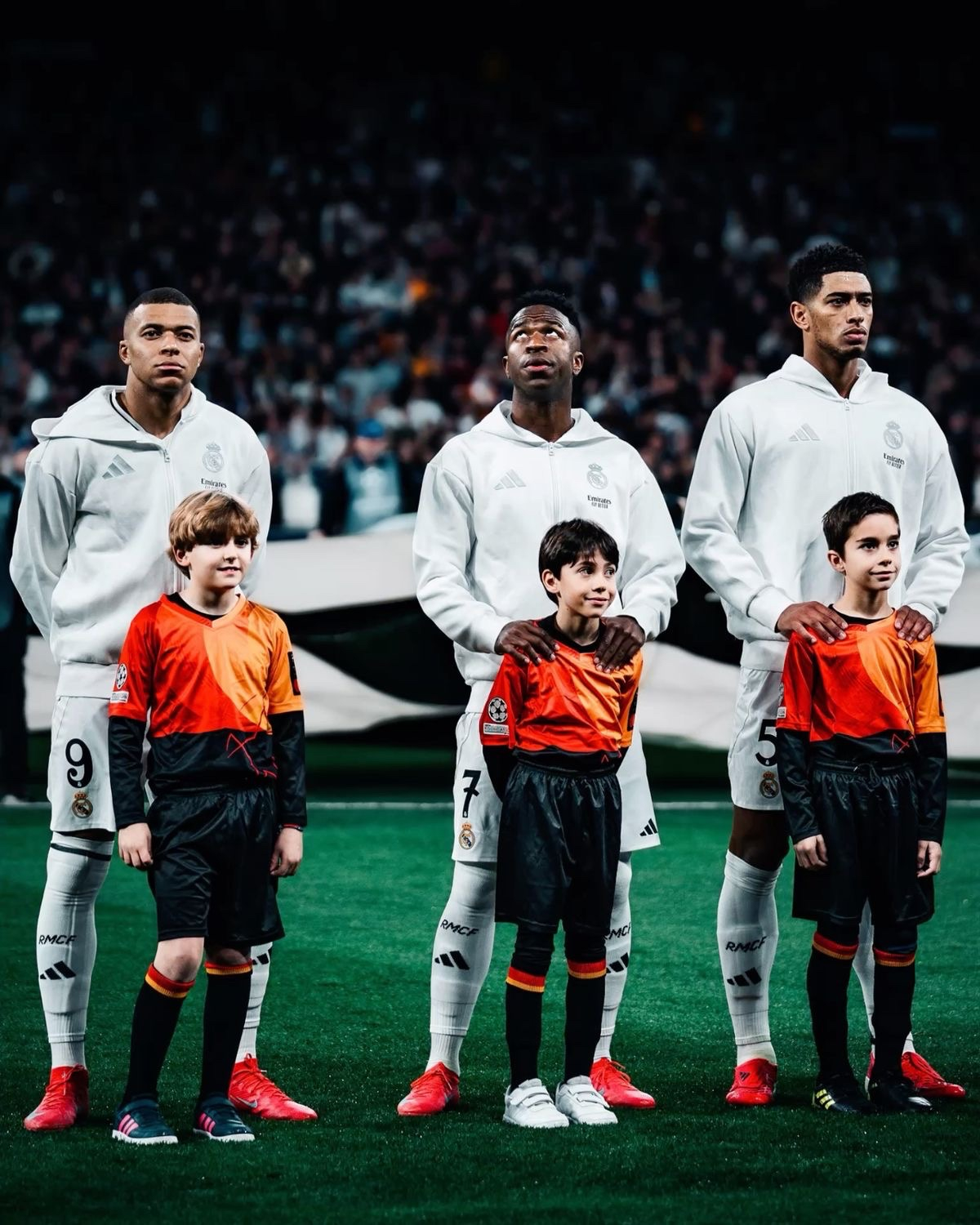 对阵奥林匹亚科斯的比赛中，贝林厄姆的加盟激活了Vini和姆巴佩的组合。哈维·阿隆