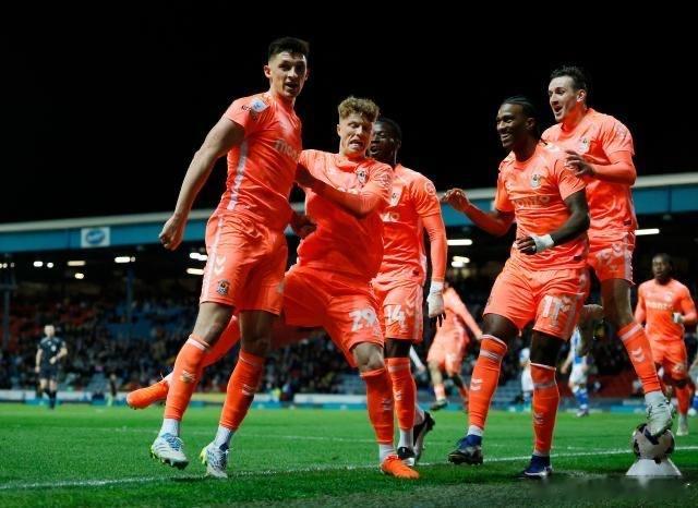 说个暴露年龄的事儿？你如果看过考文垂踢英超，都快50了！考文垂（一家曾经拿过足总