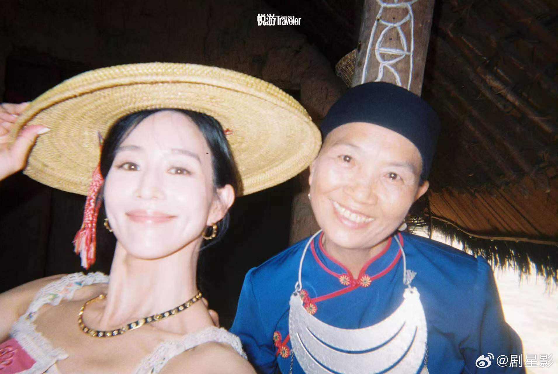 张钧甯黎族织女写真张钧甯少数民族风情 果然民族的时尚就是最棒的时尚感了呀，看到张