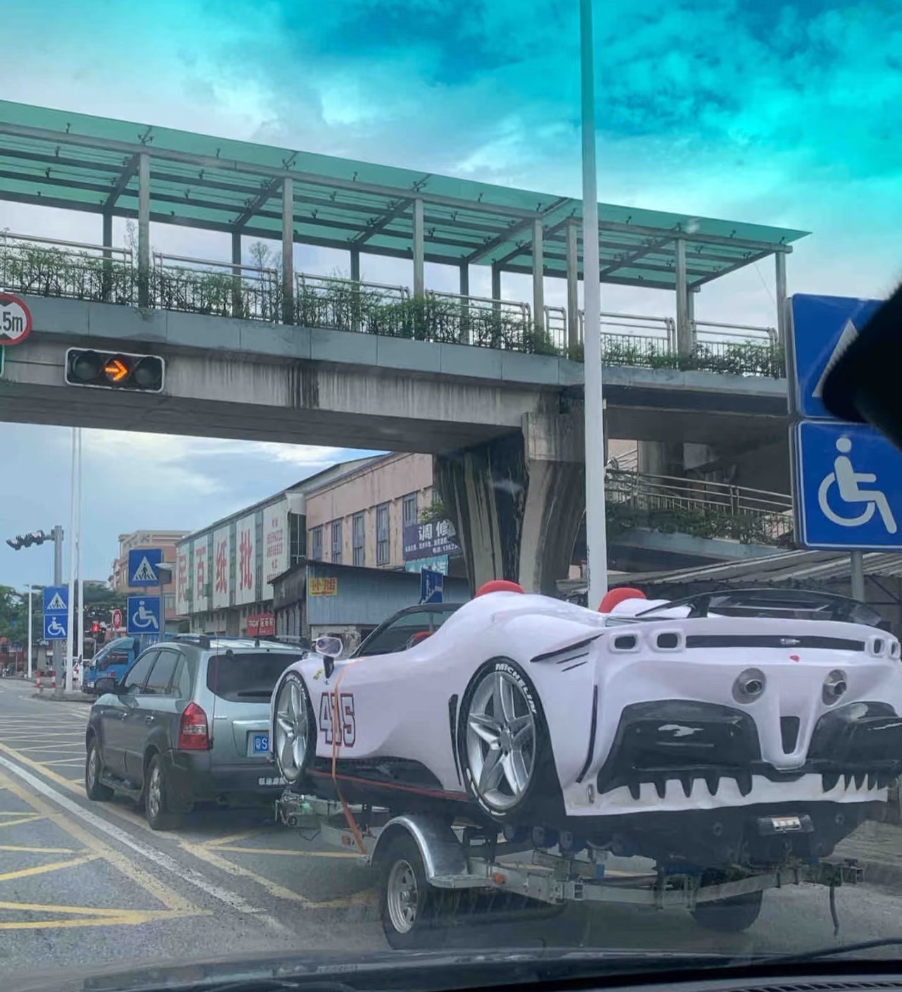 [傻眼]这是啥车？大v聊车智驾数码团 ​​​