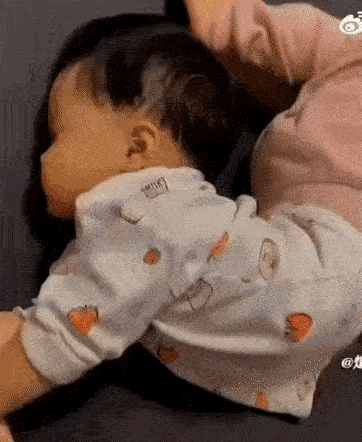 你永远都不知道，孩子会用什么样的姿势入睡？