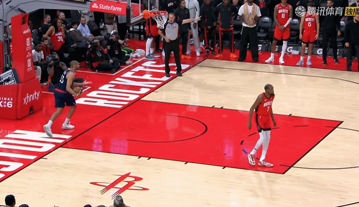 巴图姆发球踩线……违例了 快船vs火箭