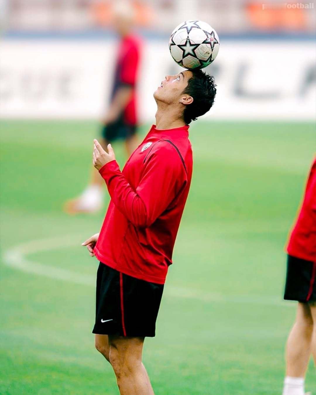 2007年欧洲冠军联赛半决赛前曼联在圣西罗训练⚽️红魔正在为米兰的标志性冲突做好