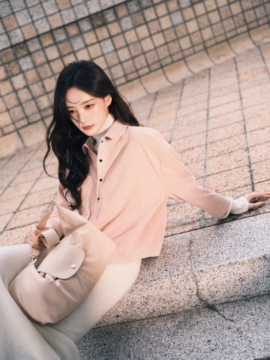 李一桐[舔屏][爱慕][色][色][舔屏][舔屏][舔屏][舔屏][舔屏]李一桐